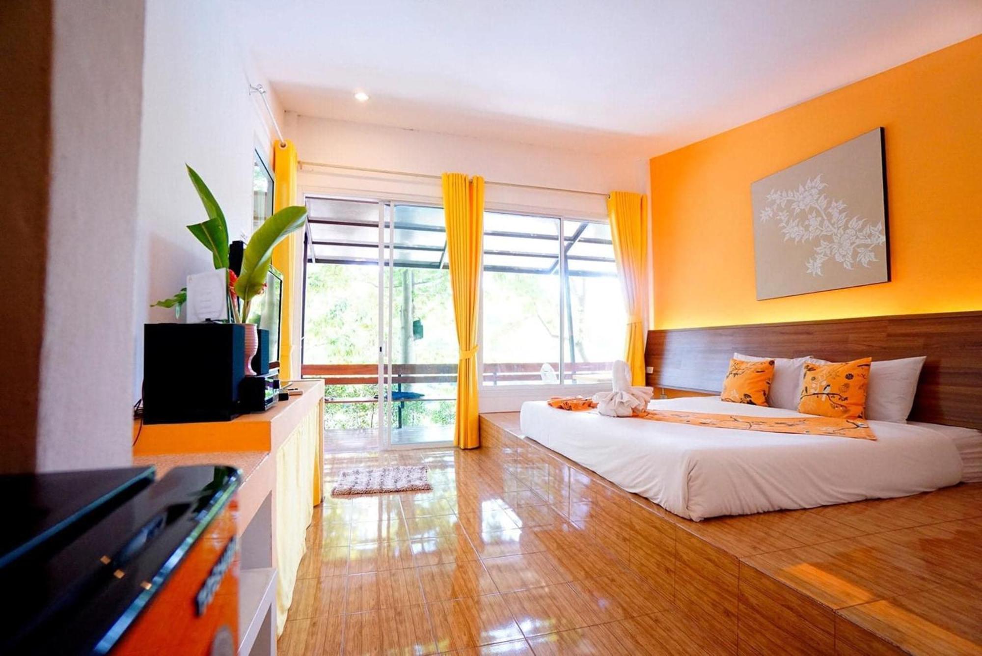 Aurora Resort Kanchanaburi Extérieur photo