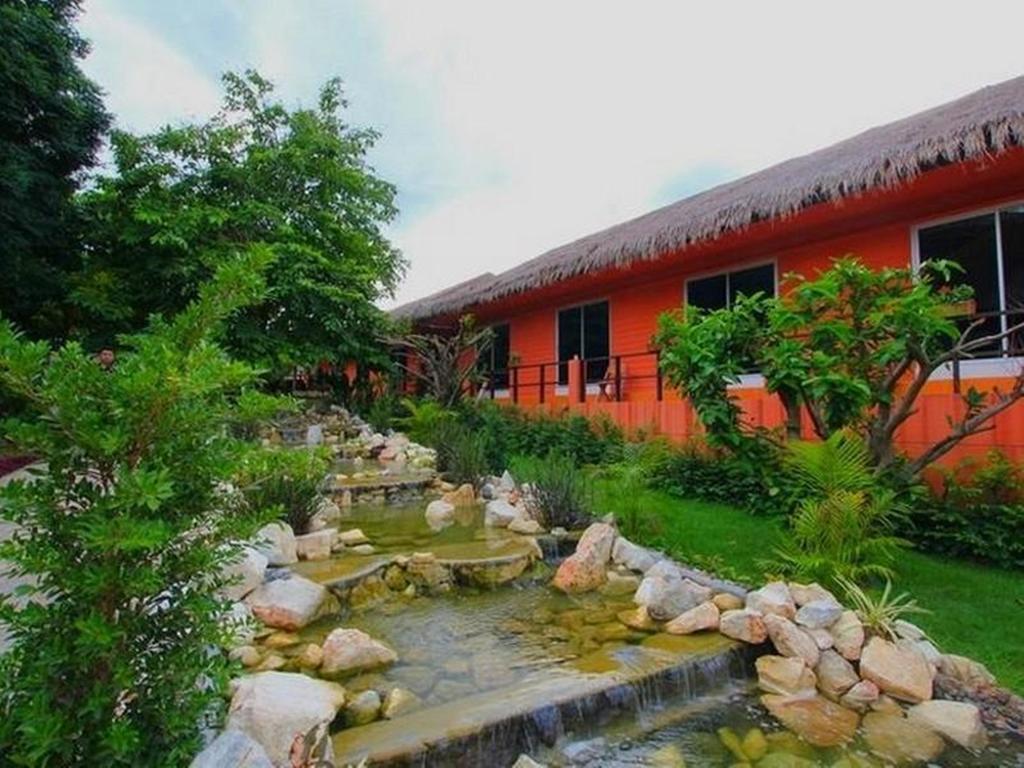 Aurora Resort Kanchanaburi Extérieur photo