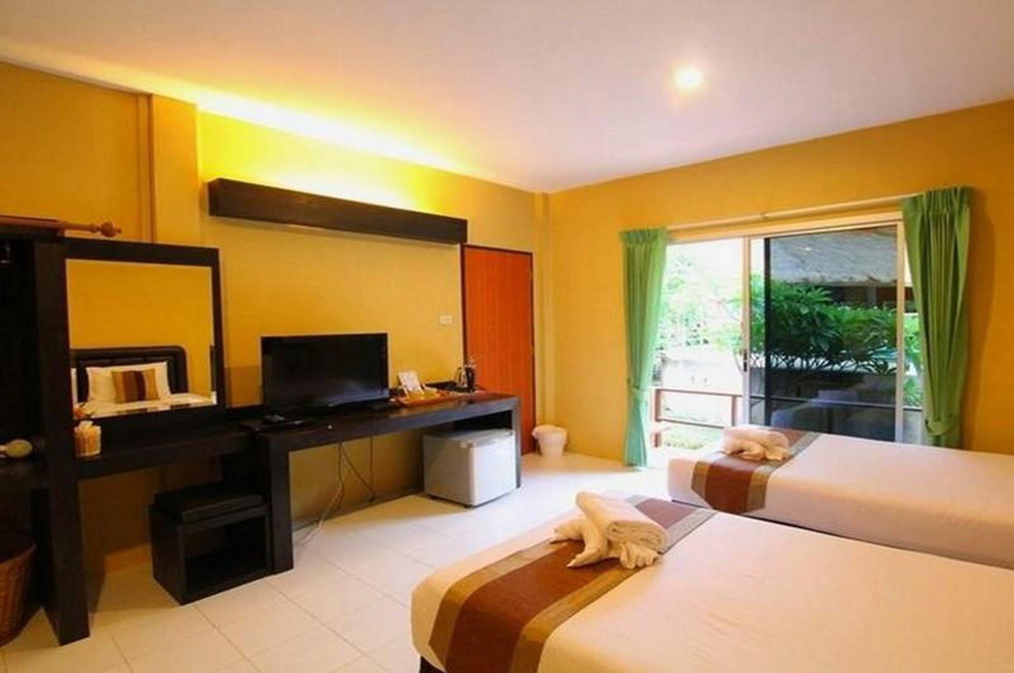 Aurora Resort Kanchanaburi Extérieur photo