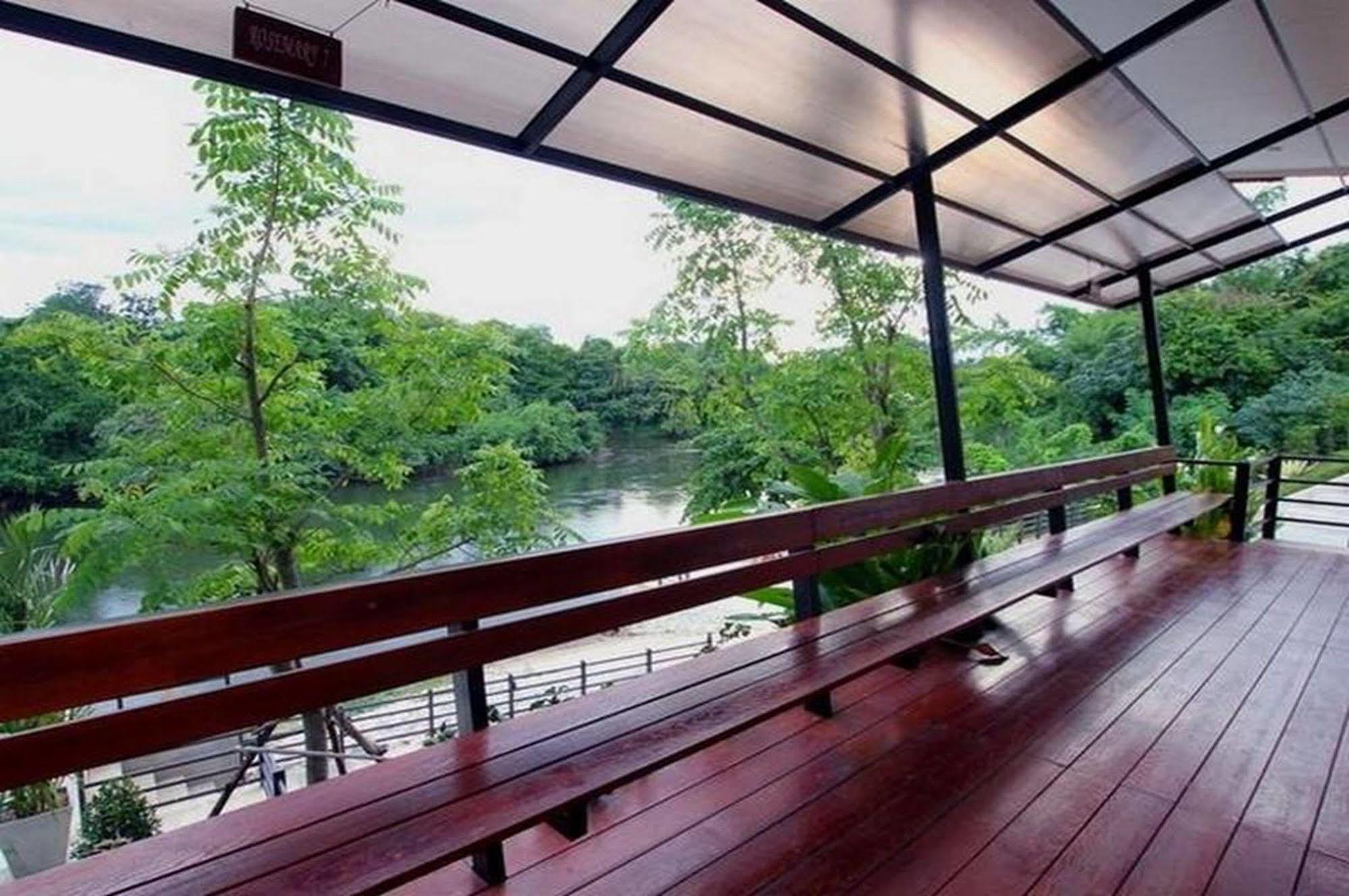 Aurora Resort Kanchanaburi Extérieur photo